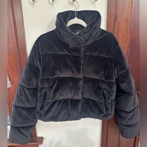 ALO Yoga Ribbed Velour Gold Rush Puffer Black